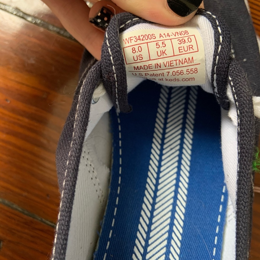Never worn navy Ked’s size 8 slim (rare width) - Picture 3 of 6
